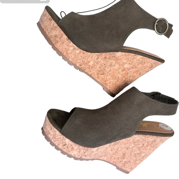 Summer Corkscrew wedges brand new never worn. - Picture 5 of 6